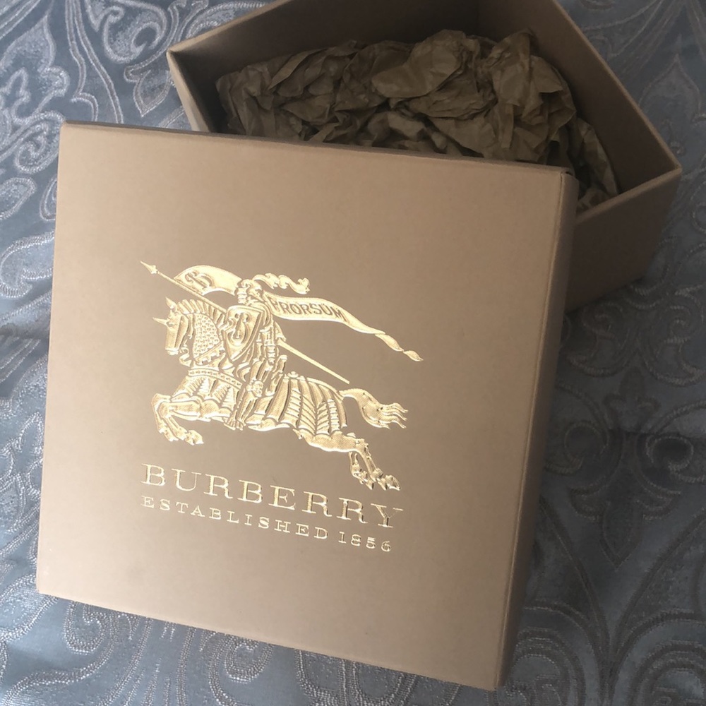 100% Authentic Burberry Box - Picture 2 of 3